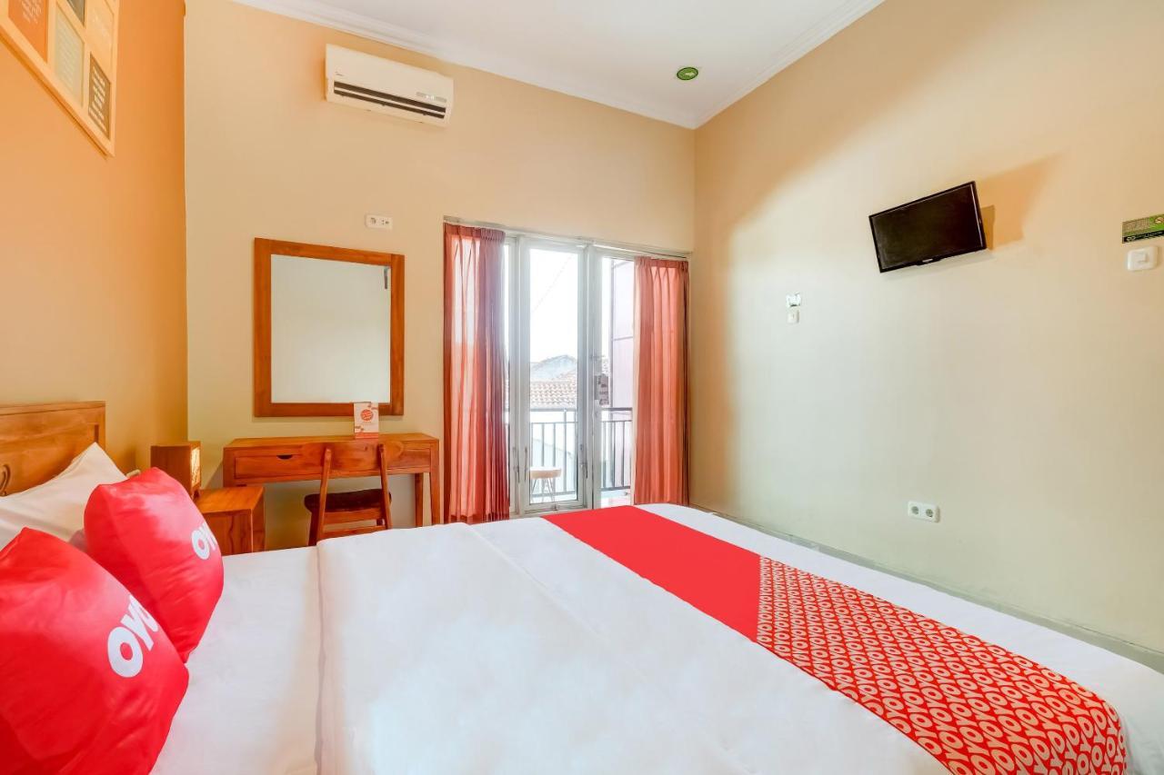 OYO 3496 Griya Gayatri Syariah Hotel Melati Bagian luar foto