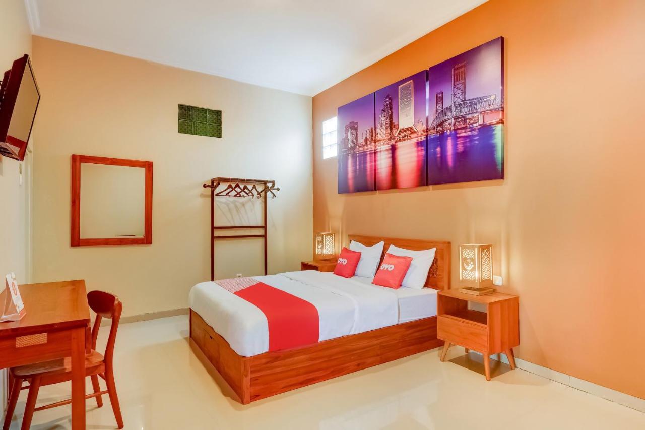OYO 3496 Griya Gayatri Syariah Hotel Melati Bagian luar foto