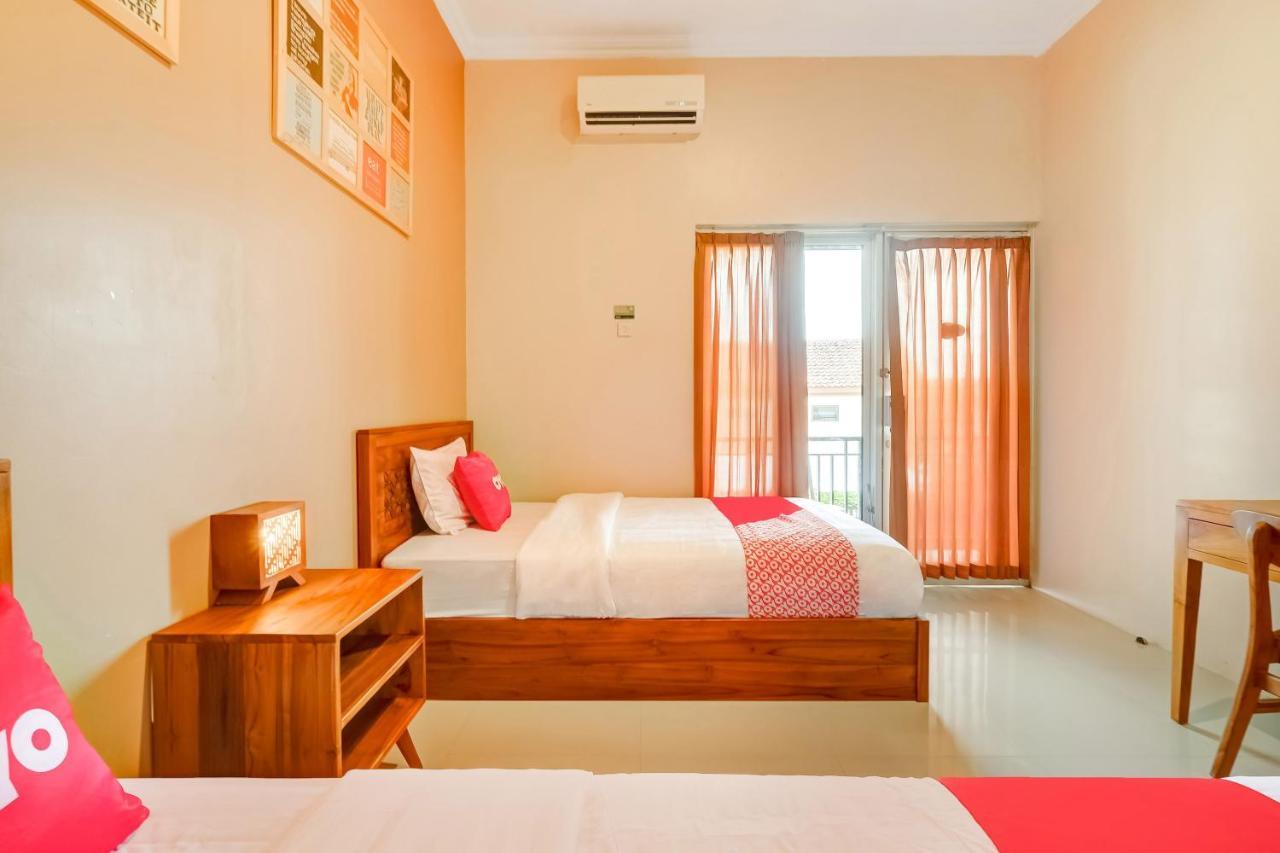 OYO 3496 Griya Gayatri Syariah Hotel Melati Bagian luar foto